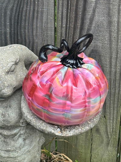 Glass pumpkin art in hot pink and black - angle 2.